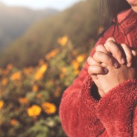 For the Christian Woman Who is Struggling With Dating, We Feel Your Pain